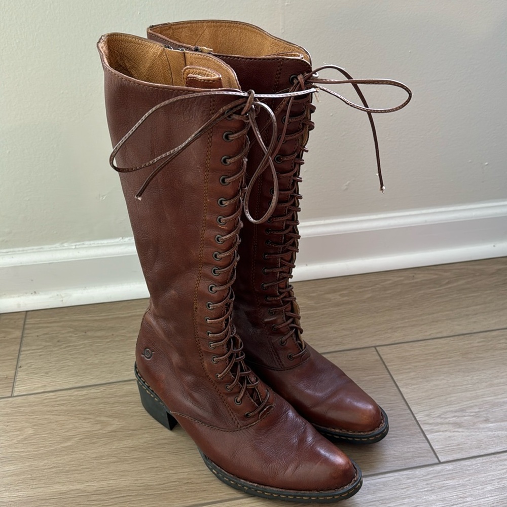 Vintage Born Lace Up Boots in Brown Leather